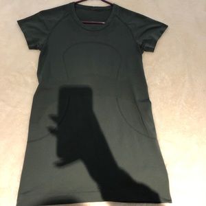 lululemon athletica Tops - lulu lemon shirt lululemon athletica Tops - lulu lemon shirt